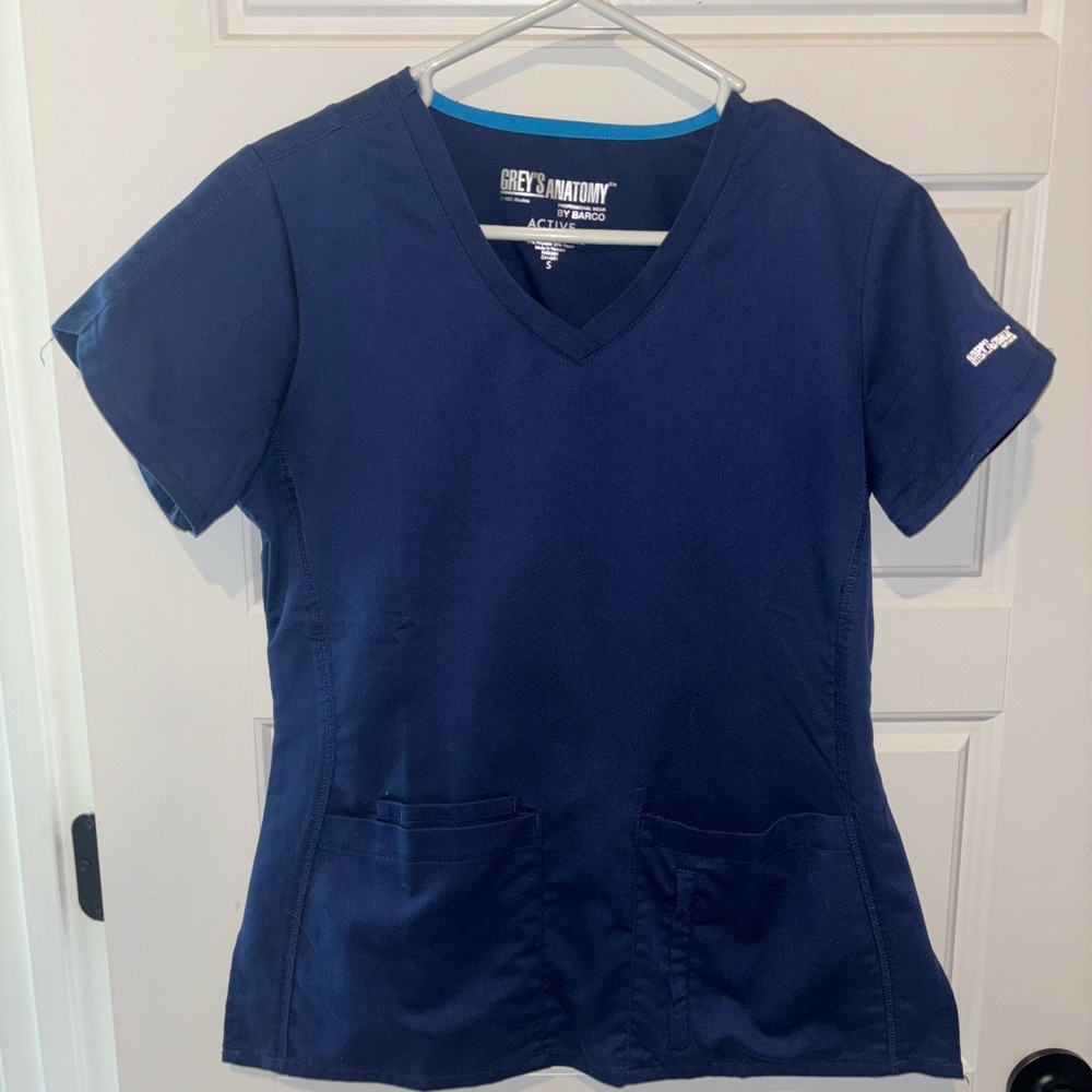 Women’s navy Grey’s Anatomy scrub top small